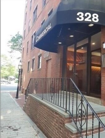 Building Photo - 326 Commercial St