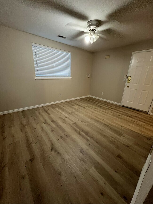 Foto del edificio - 3320 S 1570 E