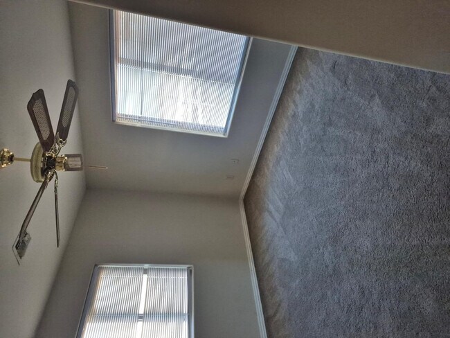 Building Photo - 6740 E Dixileta Dr