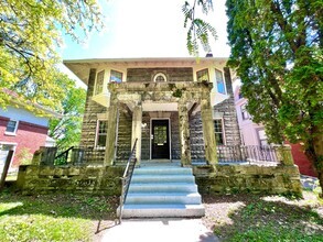 Building Photo - 14 Cambridge Ave