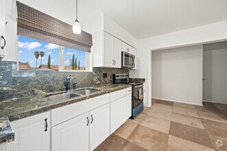 Building Photo - 2946 W Villa Maria Dr