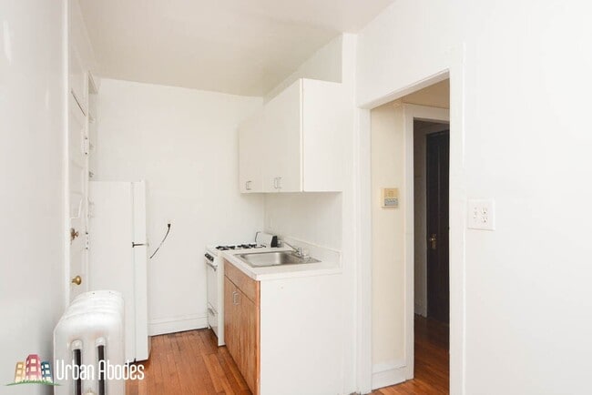 Building Photo - 3310 W Schubert Ave