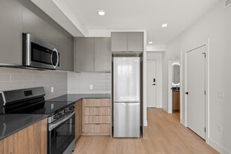 Building Photo - 1110 Lawson Av