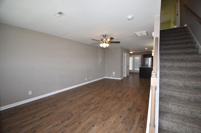 Foto del edificio - 2 bedroom Dog Friendly Condo For Rent Near...