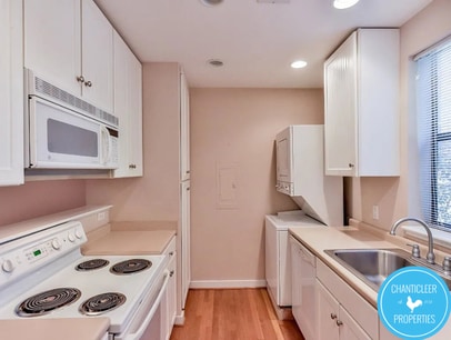 Photo - 130 E Longview St Townhome