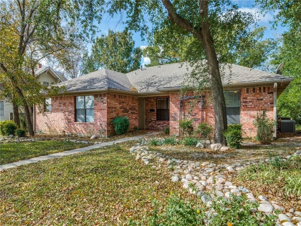 520 N Woods St, Sherman, TX 75092 Townhome Rentals in Sherman TX