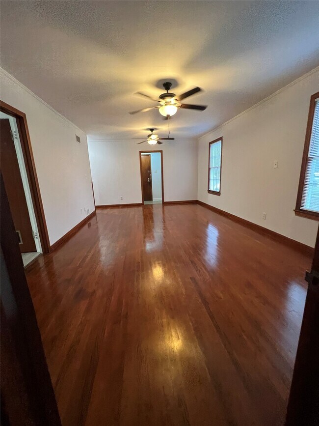 Foto del edificio - 4711 Avenue R 1/2 Ave