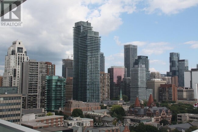 Building Photo - 200 Bloor St W