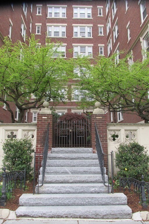 Foto del edificio - 1450 Beacon St