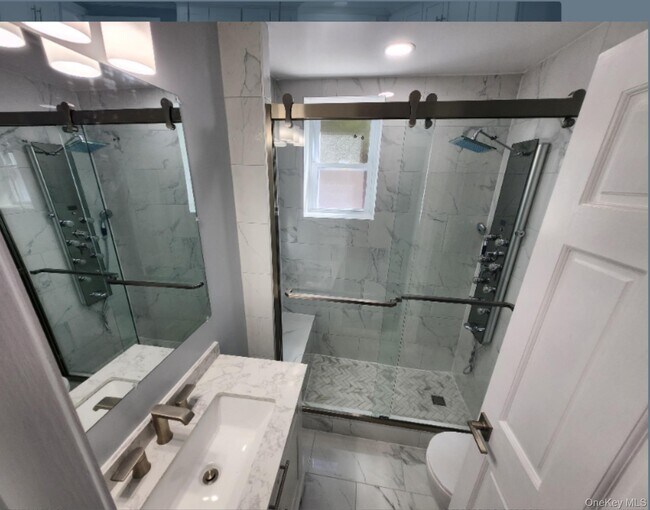 Foto del edificio - 132A Hawthorne Ave