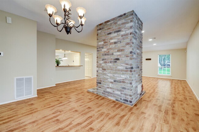 Building Photo - 60 W Indian Sage Cir