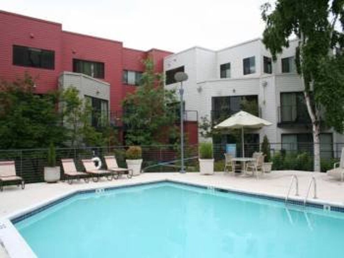 Foto principal - Available Soon - 1 Bedroom 1 Bath Condo Si...