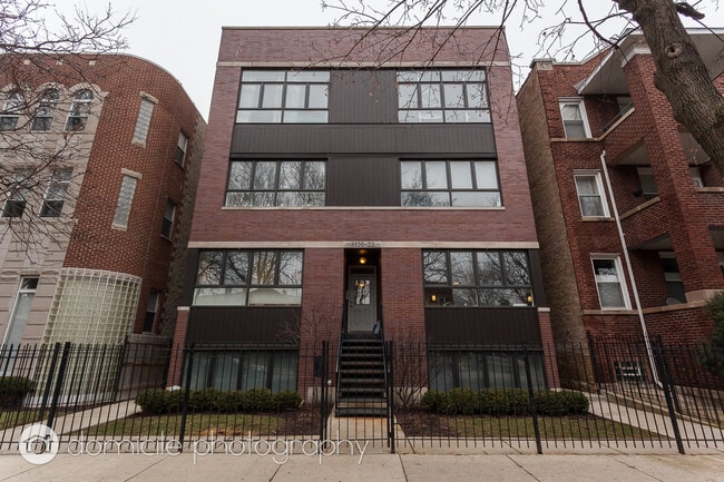 Building Photo - 3322 W Eastwood Ave