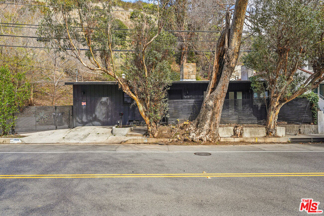 Building Photo - 1806 Benedict Canyon Drive