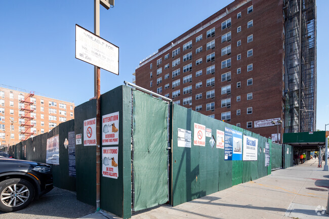 Building Photo - Park Towers East Apartments