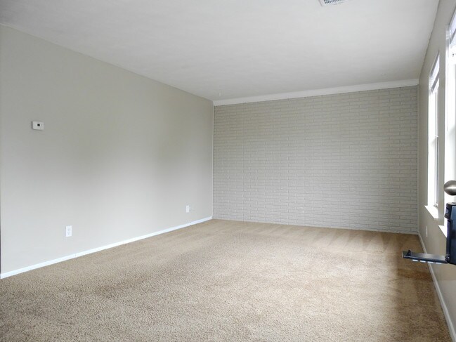 Foto del edificio - 214 E 13th St