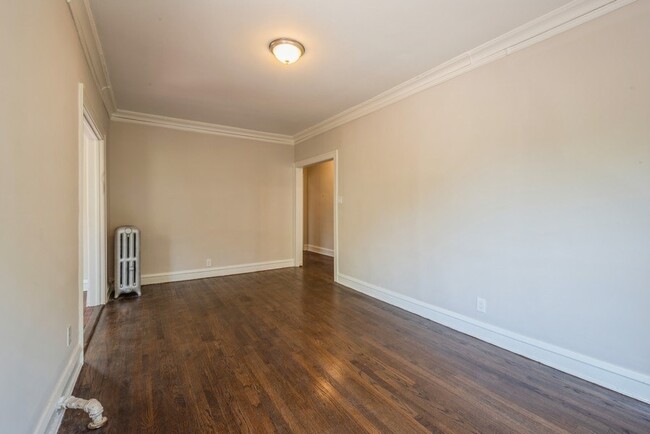 Sala de estar - 6700 S Constance Ave