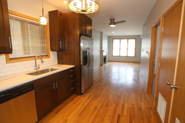 Building Photo - 1420 W Ohio St