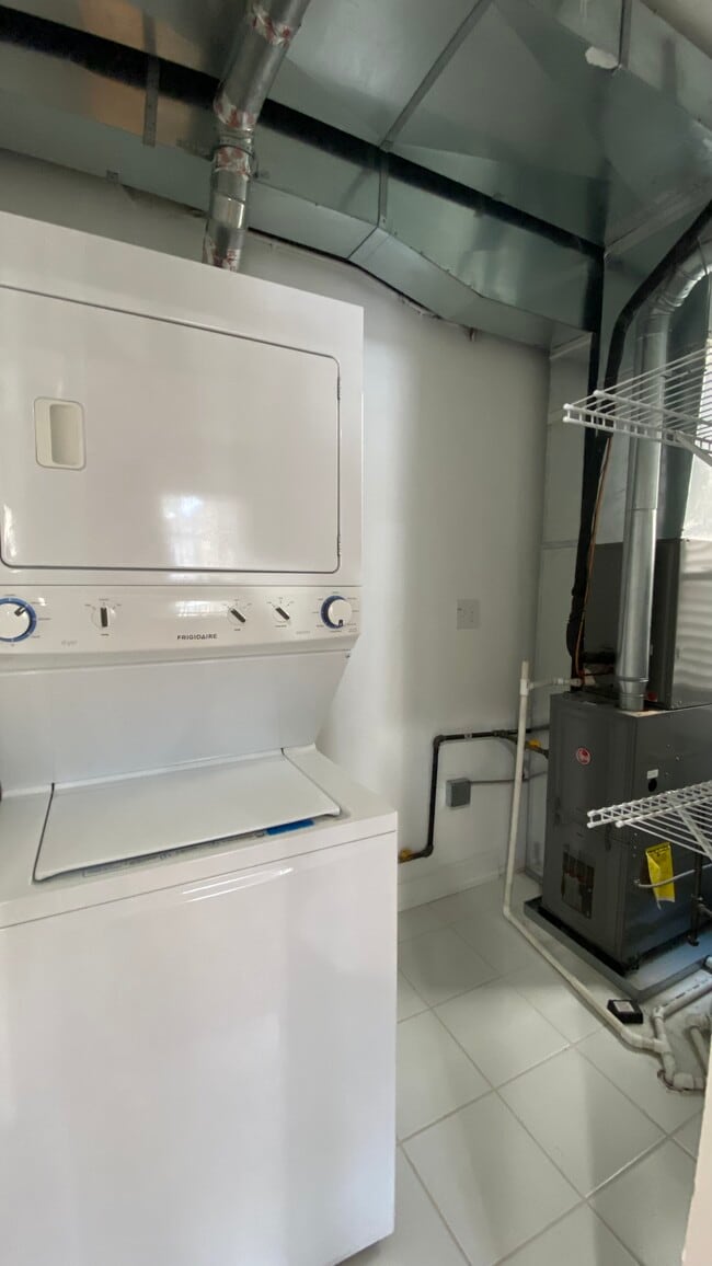 Foto del edificio - 2986 N Elston Ave