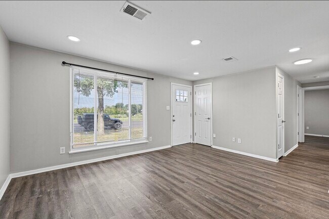 Foto del edificio - 1713 N Whitney Rd