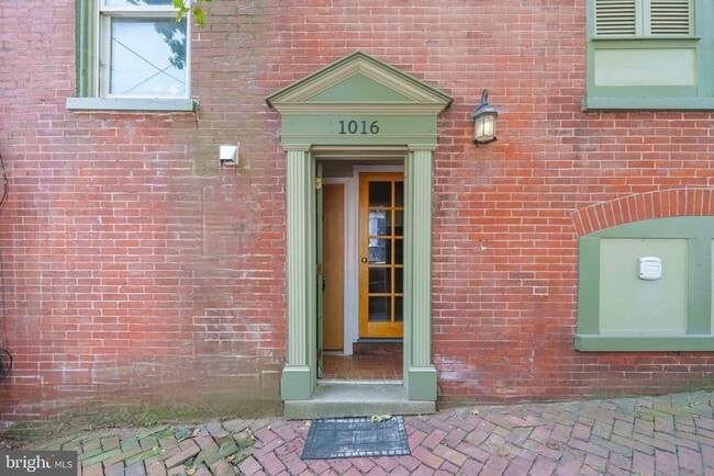 Building Photo - 1016 Kirk Ave