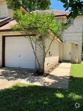 Building Photo - 9629 Sugar Hill Dr