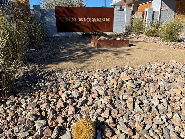 Building Photo - 222 S 10th St