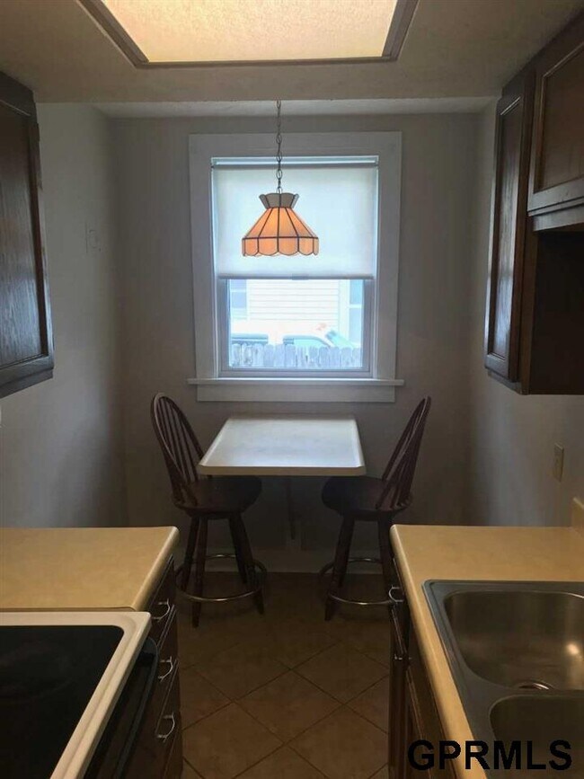 Foto del edificio - 4807 Cass St