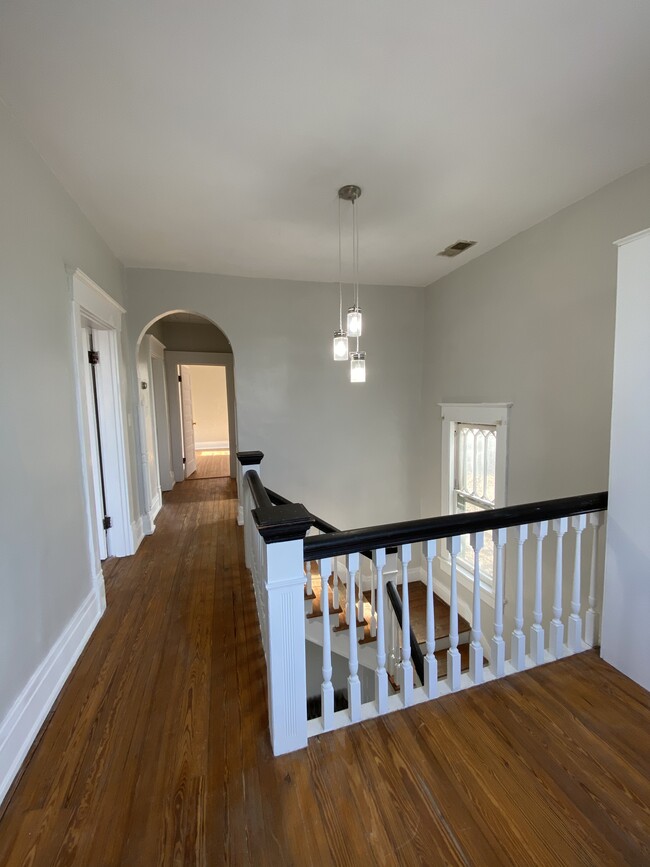 Building Photo - 11 Vista Ave