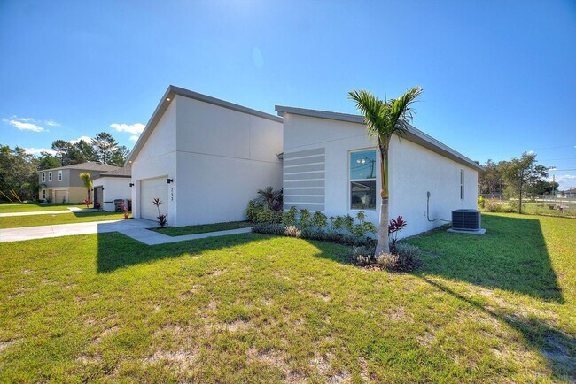 Foto del edificio - BRAND NEW HOME! Modern, energy efficient h...