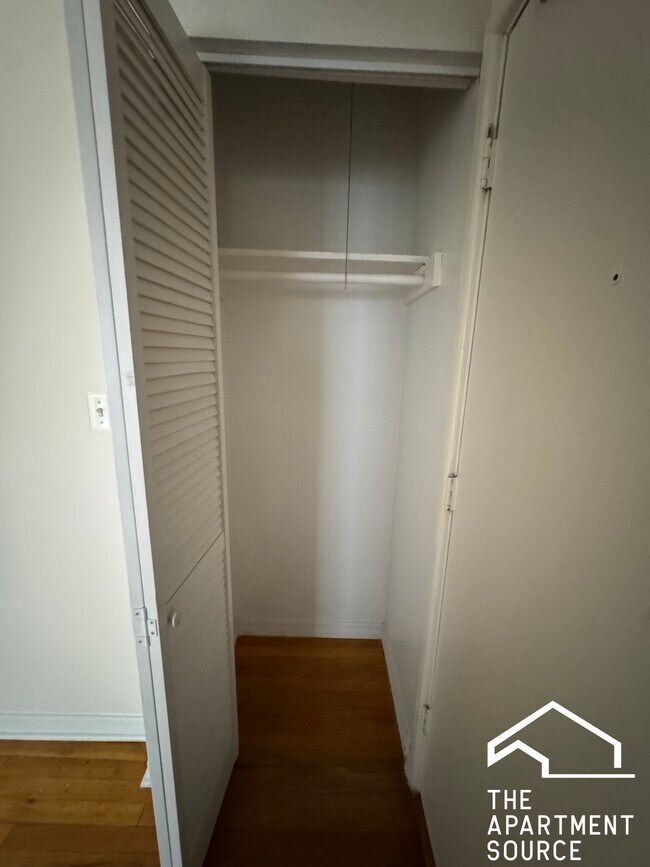 Foto del edificio - 6830 N Sheridan Rd