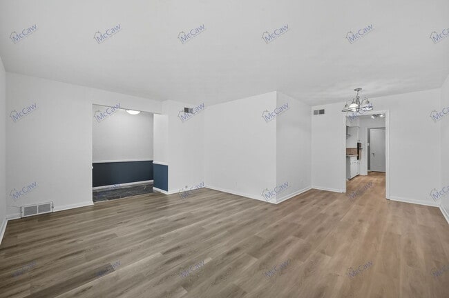 Foto del edificio - 705 Scottsdale Dr