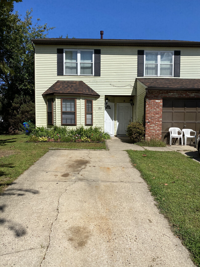 Foto del edificio - 22 Harrington Ln