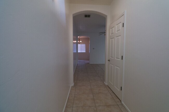 Foto del edificio - Great Location! 3Bed 2Bath House