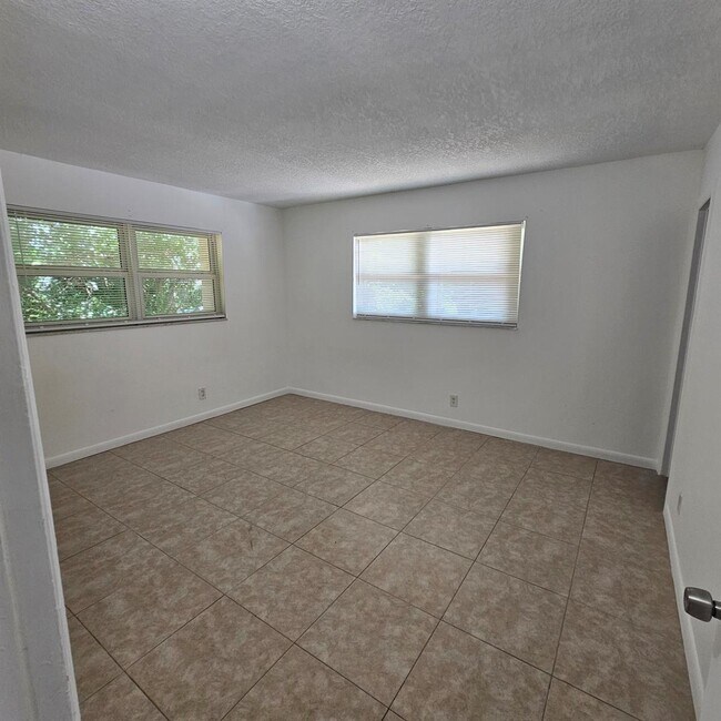 Building Photo - 7800 Colony Cir S