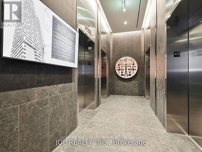 Photo du bâtiment - 25 Richmond St E