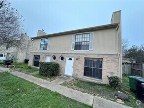 Building Photo - 4109 Lark Ln