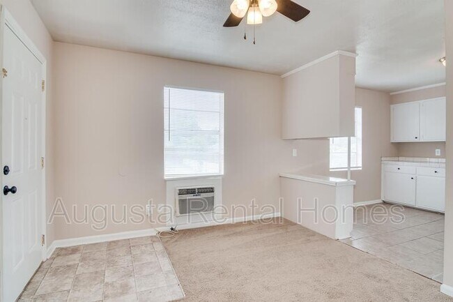 Foto del edificio - 323B Verdery Dr