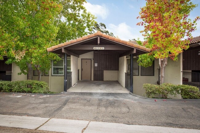 Building Photo - Completely Renovated 2 Bedroom / 1.5 Bath ...