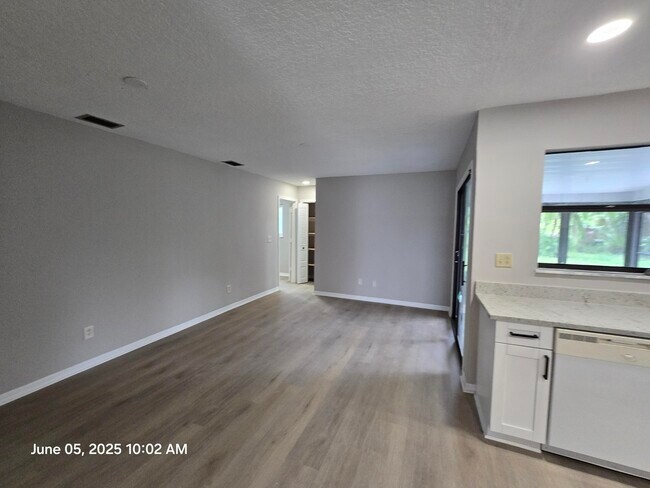 Building Photo - 427 SE Galleon Ln