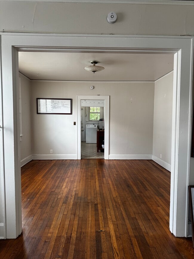 Building Photo - 4508 Mayflower Rd