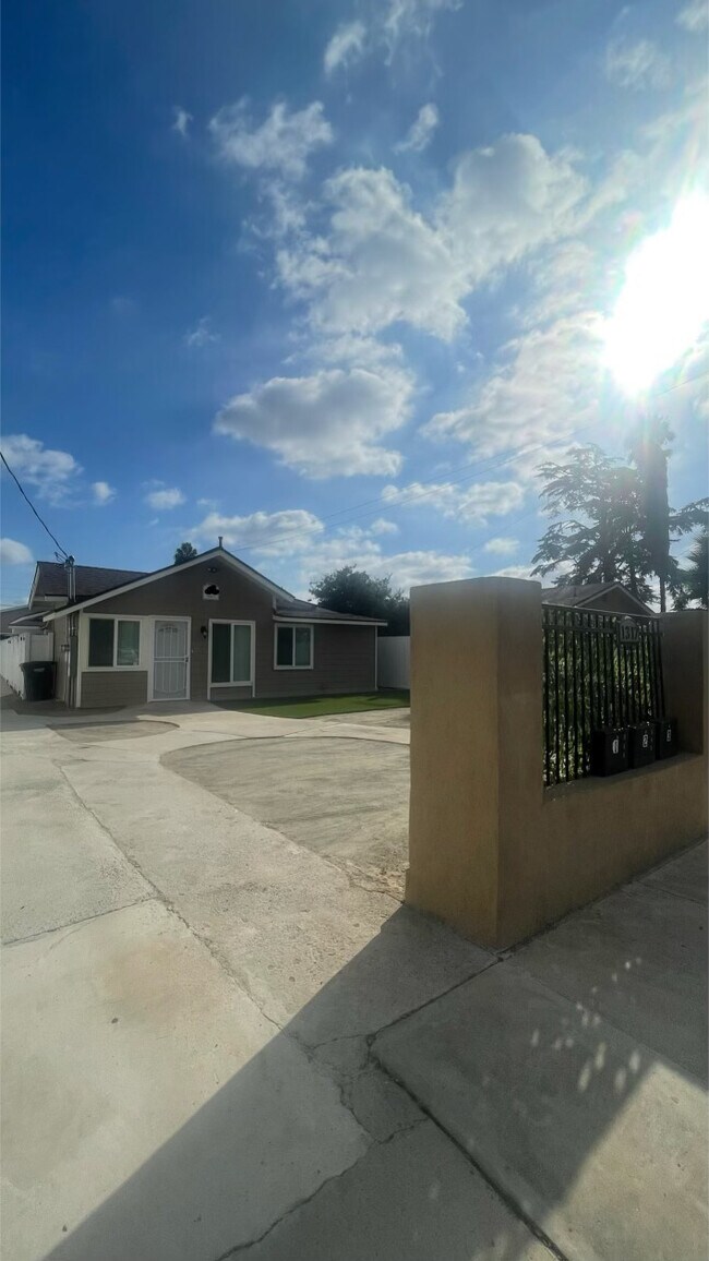 Foto del edificio - 1317 Marline Ave