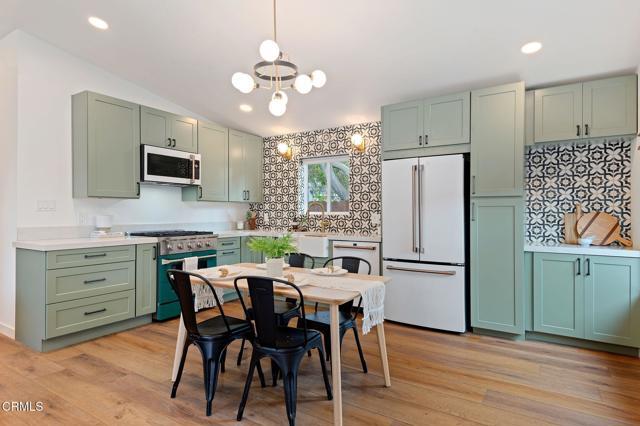 Foto del edificio - 114 S Santa Rosa St