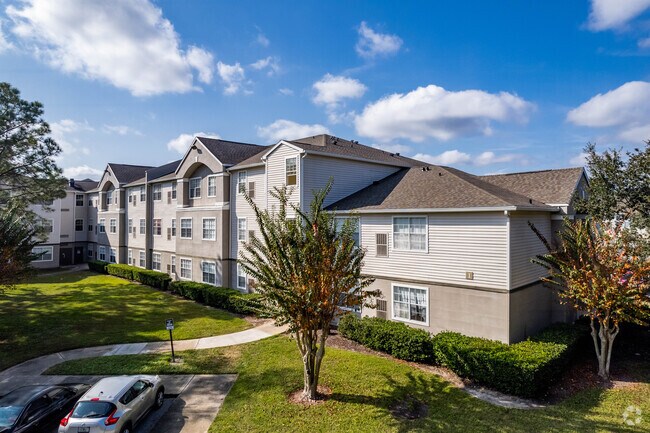 Foto del edificio - Lexington Club at Hunters Creek