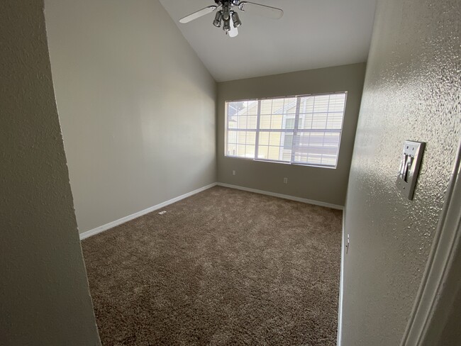 Building Photo - 248 Settlers Park Dr