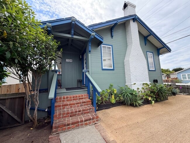 Building Photo - 1104 4th St
