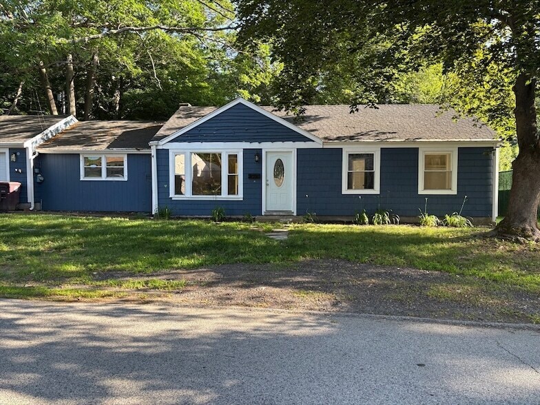 Foto principal - 215 Jaffrey St