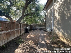 Foto principal - 16426 Hornet Creek Dr
