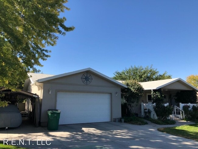 Foto del edificio - 1 br, 1 bath House - 869 West Riverbend Dr.