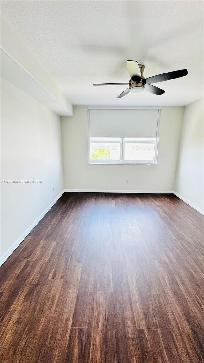 Foto del edificio - 2665 SW 37th Ave